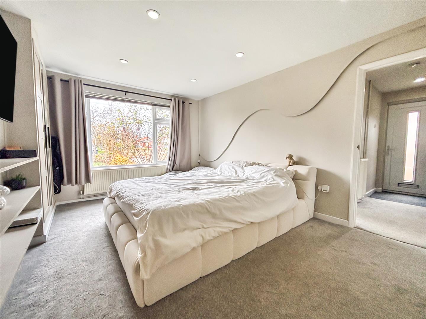 High View, Bedford